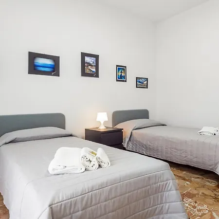 Binario 7 E Tre Quarti Apartment